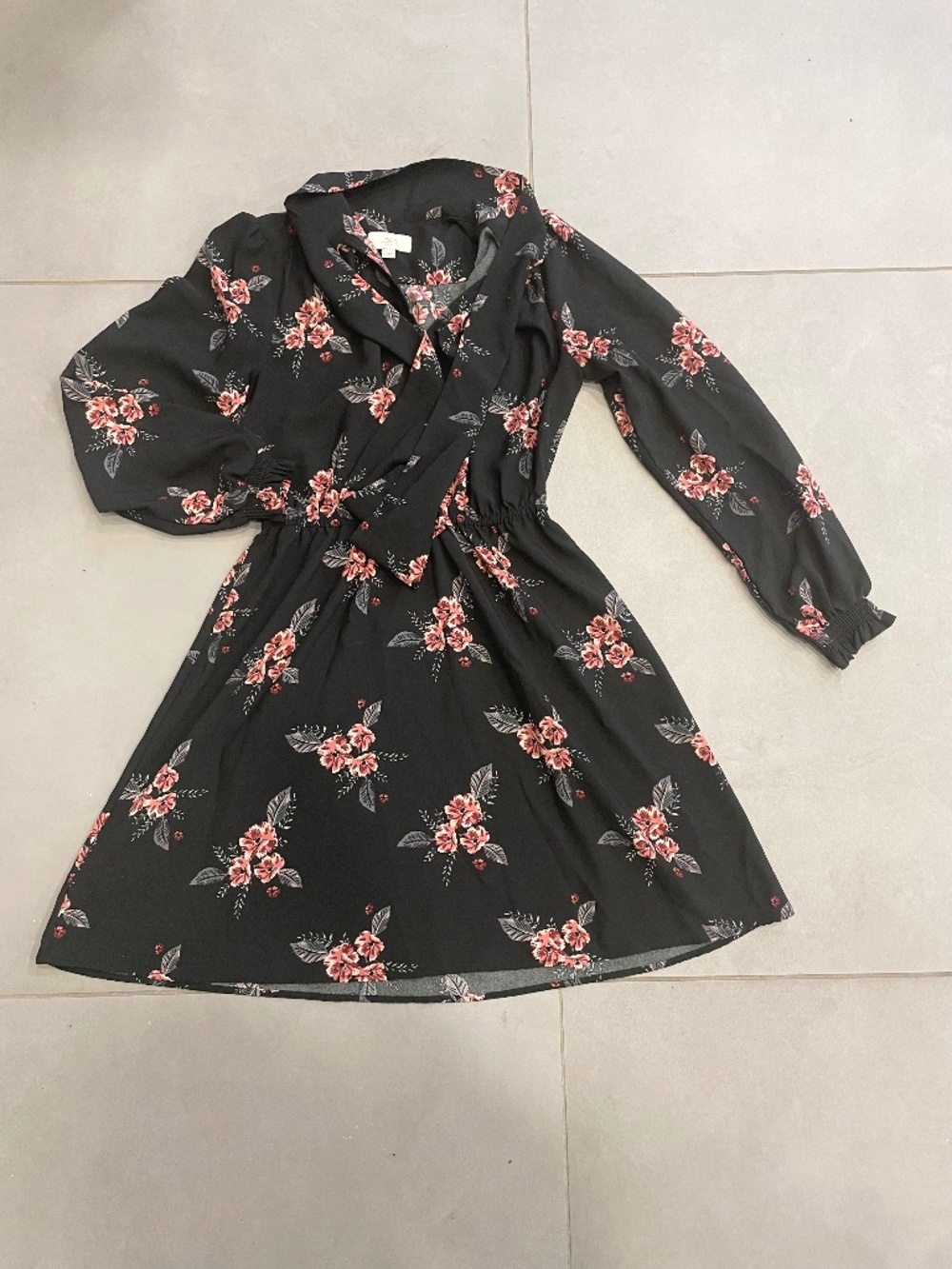 $138 Loft Floral Contrast Bow Midi Dress Size S Women’s